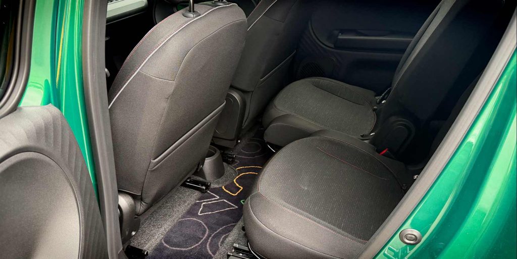 TEST: Renault Twingo E-Tech er en lille bil med stor charme 7 2026 0714 twingo 002