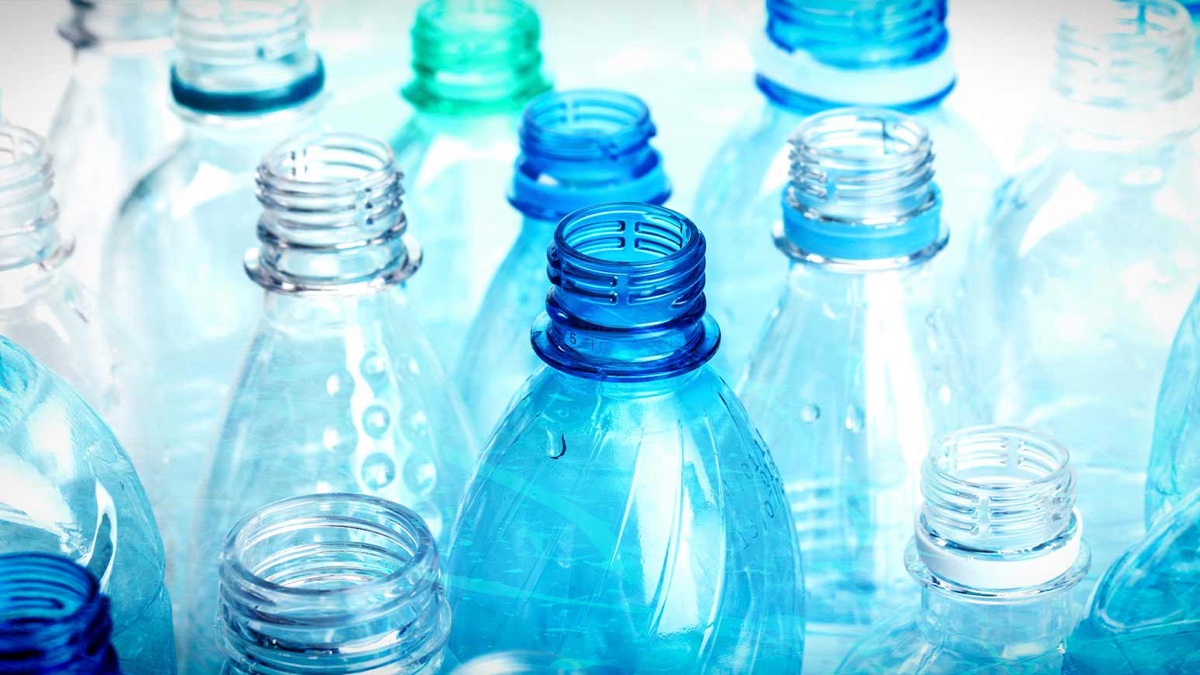 Gamle plastflasker kan ende i elbilens batteri 1 plast