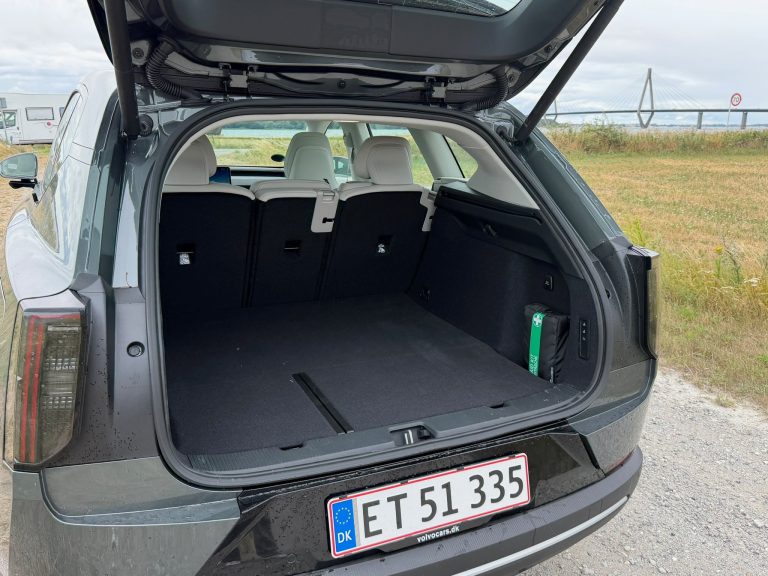 TEST: Volvo EX60 P10 AWD Ultra 6 Volvo EX60 bagagerum