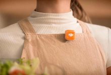 Er det en knap? En broche? Nej, det er en mikrofon 5 mikrofon