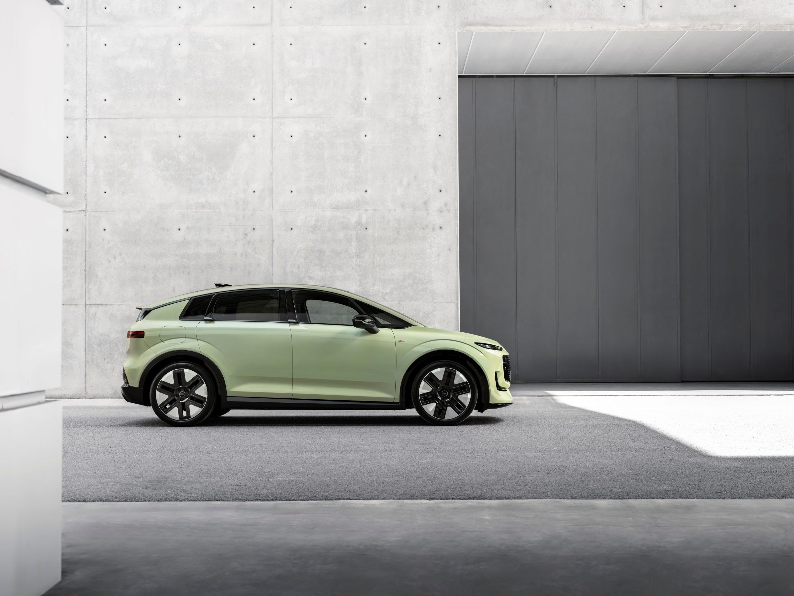 Audi A2 e-tron set fra siden